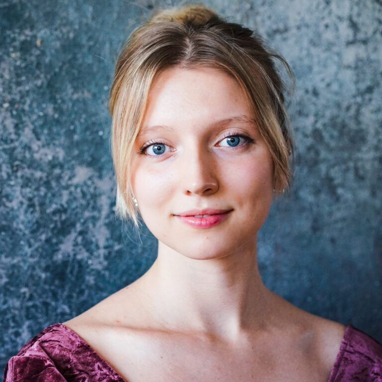 Shirali yalangoch xonimlar